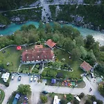 Pocitniska Hisa Lazar Maison d'hôtes Kobarid