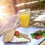 Pocitniska Hisa Lazar Pensión 3*