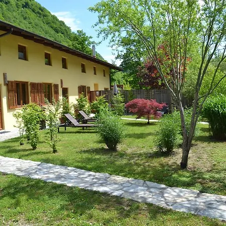 Pocitniska Hisa Lazar Maison d'hôtes Kobarid