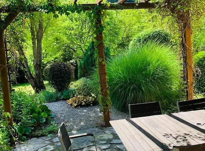 Pocitniska Hisa Lazar ゲストハウス コバリード