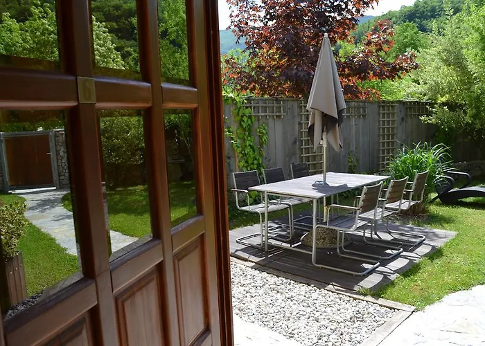 ゲストハウス Pocitniska Hisa Lazar コバリード