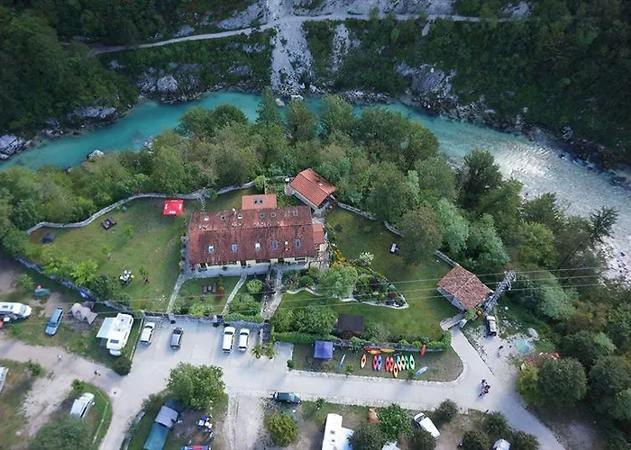 Pocitniska Hisa Lazar ゲストハウス コバリード