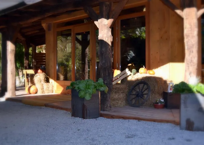 Pocitniska Hisa Lazar 3*