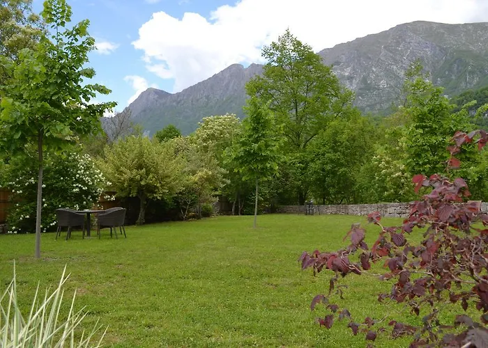 Pocitniska Hisa Lazar ゲストハウス コバリード