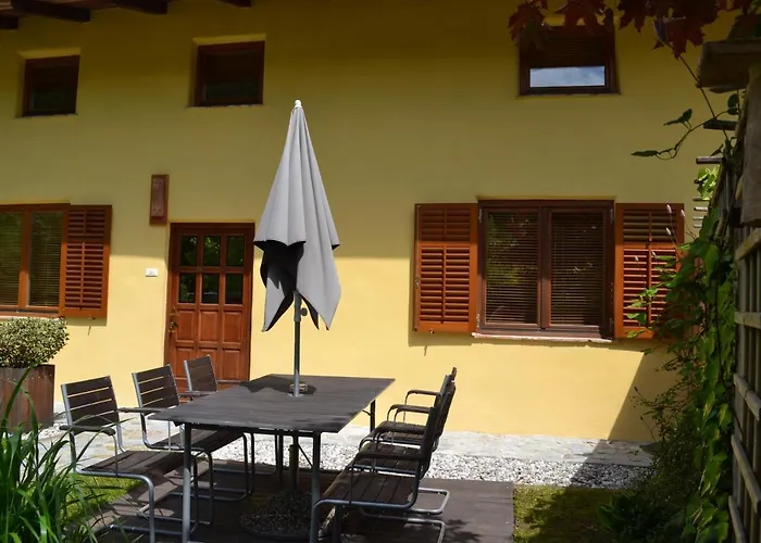 Pocitniska Hisa Lazar Pensión